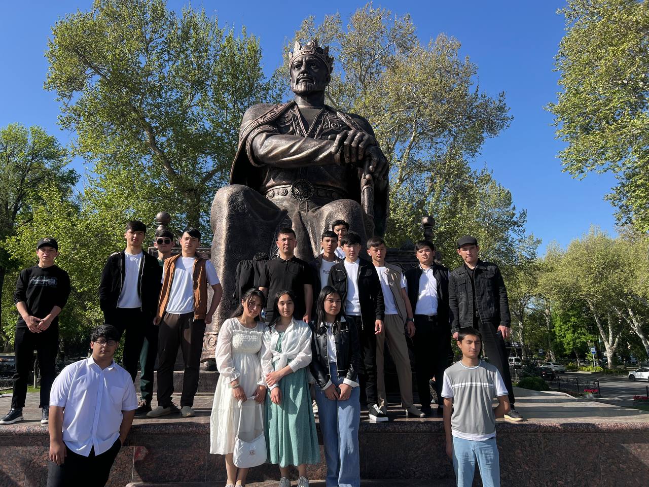 TATU Samarqand filiali akademik litseyda 11 aprel kuni Kalendar rejaga muvofiq 101-guruh oʻquvchilarining Samarqand shahridagi tarixiy obidalarga va muzeylarga tashrifi tashkil qilindi.