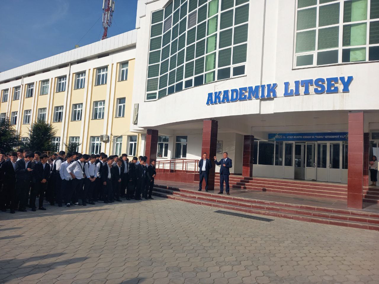 ТАТУ Самарқанд филиали аkademik liseyda “15 aprel – Ekologiyaga oid  bilimlar kuni” munosabati bilan targʻibot tadbiri  tashkil qilinib, unda mazkur kun va uning maqsadlari, ekologik muammolar, atrof…