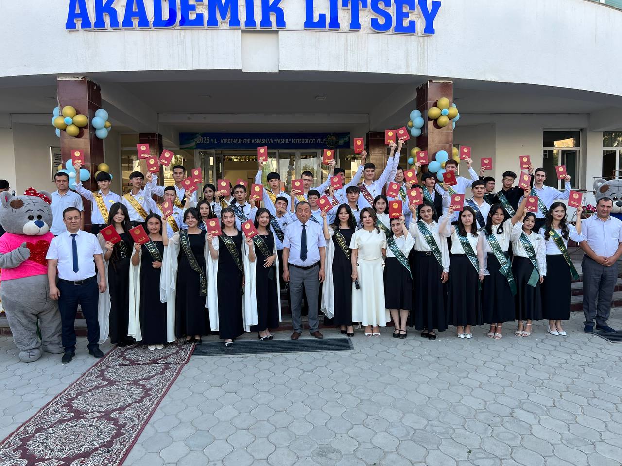 Muhammad al-Xorazmiy nomidagi TATU Samarqand filiali akademik litseyida bitiruvchi kurs òquvchilari uchun "Diplom topshirish"tadbiri bòlib òtdi.Tadbirni akademik litsey ijrochi direktori S.Xamrayeva …