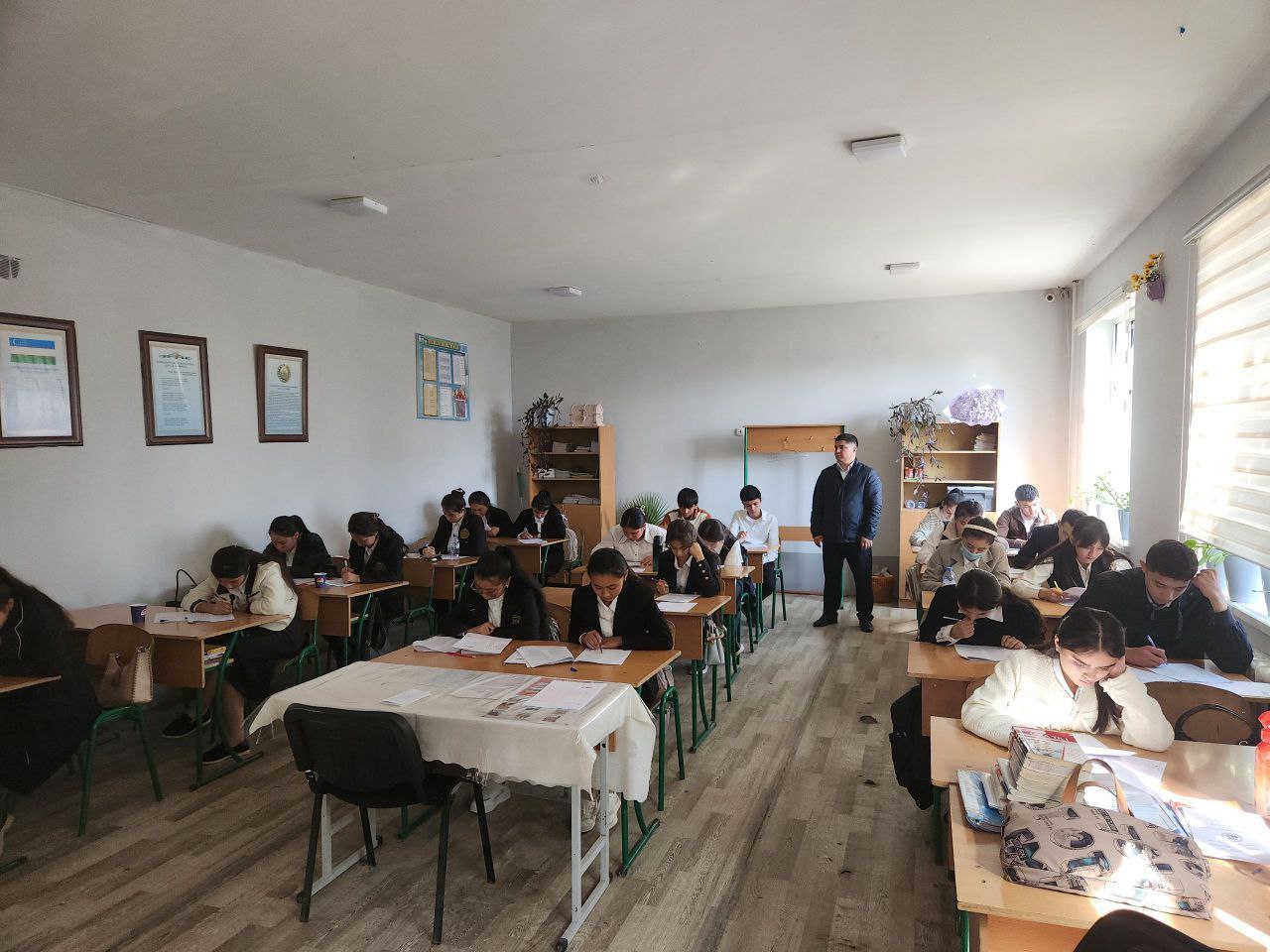 Muhammad al-Xorazmiy nomidagi Toshkent axborot texnologiyalari universiteti Samarqand filiali akademik litseyida 2025 yil 8-oktyabrda 1-bosqich o'quvchilari uchun chuqurlashtirilgan fanlardan o'tkazi…