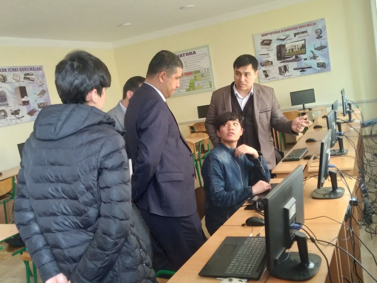 Muhammad al-Xorazmiy nomidagi Toshkent axborot texnologiyalari universiteti Samarqand filiali direktori Z.A.Karshiyev filial tasarrufidagi Akademik litseyga tashrif buyurdi. Tashrif davomida litsey b…