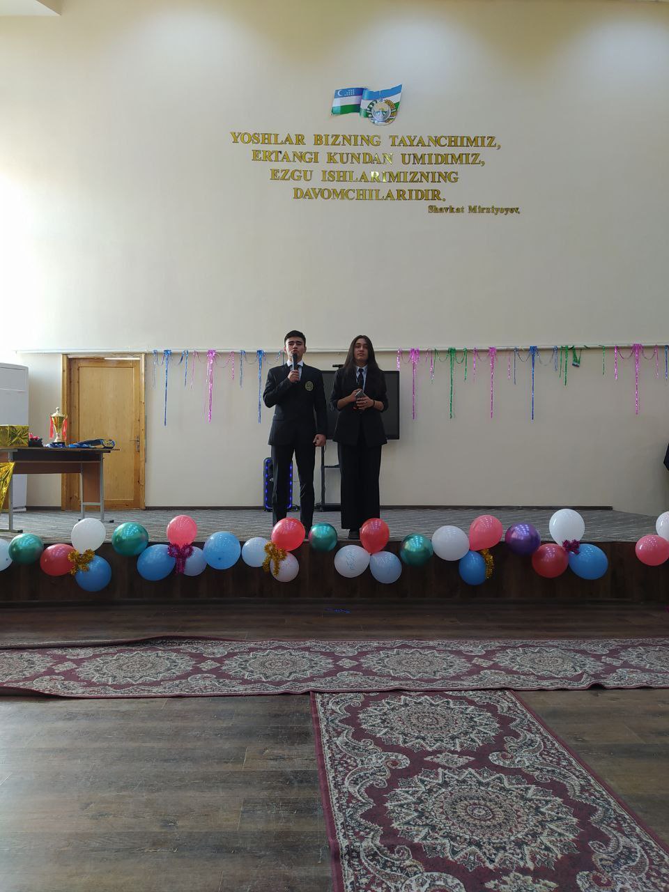 Muhammad al-Xorazmiy nomidagi Toshkent axborot texnologiyalari universiteti Samarqand filiali akademik litseyida 23 dekabr kuni “Yangi yilingiz muborak boʼlsin!” deb nomlangan bayram tadbiri oʼtkazil…
