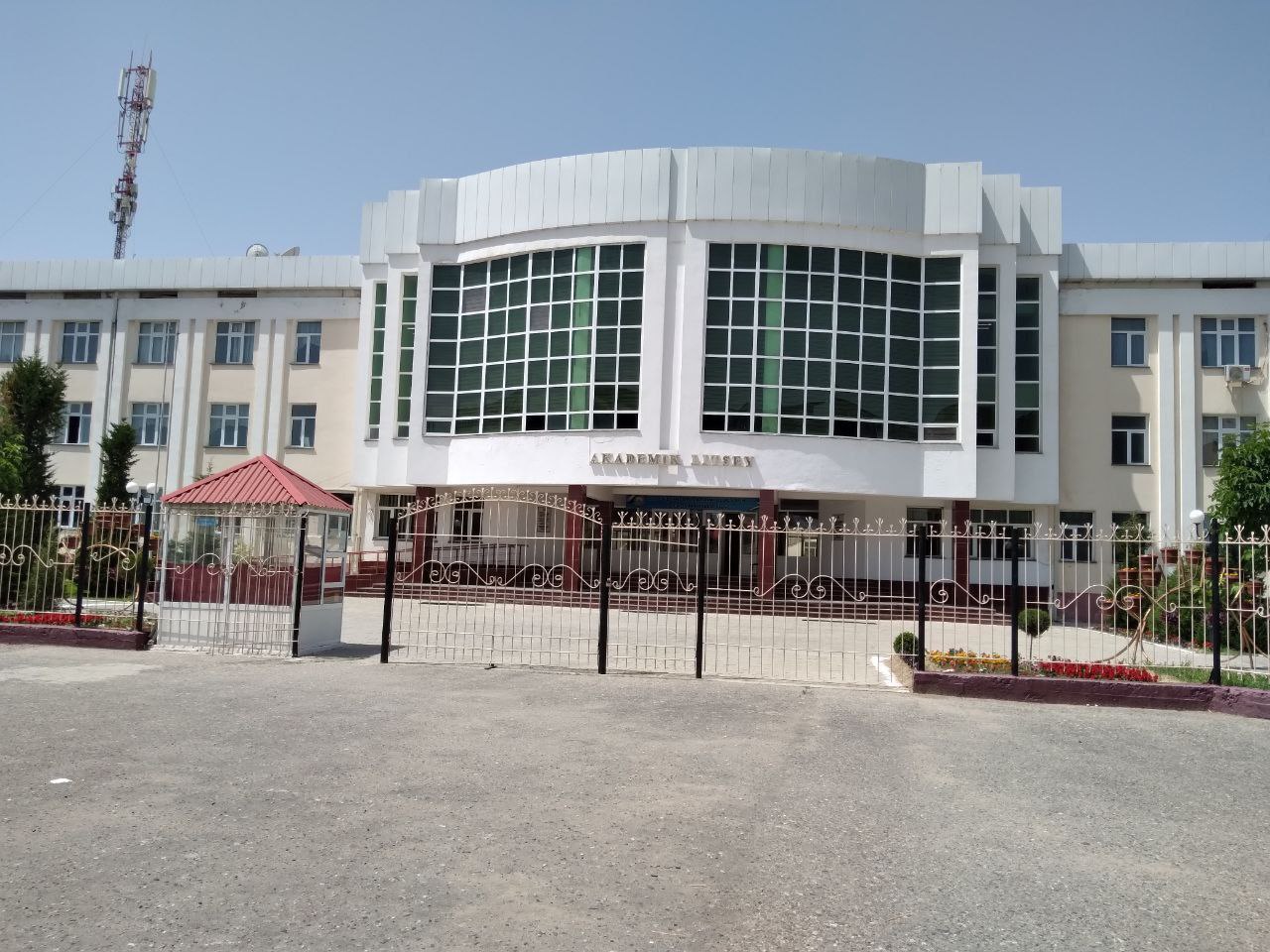 Muhammad al-Xorazmiy nomidagi Toshkent Axborot Texnologiyalari Universiteti Samarqand filiali akademik litseyi o'quchilari ingliz tili fanidan 20 nafar (Multilevel), 10 nafar (IELTS), 5 nafar (SAT) h…