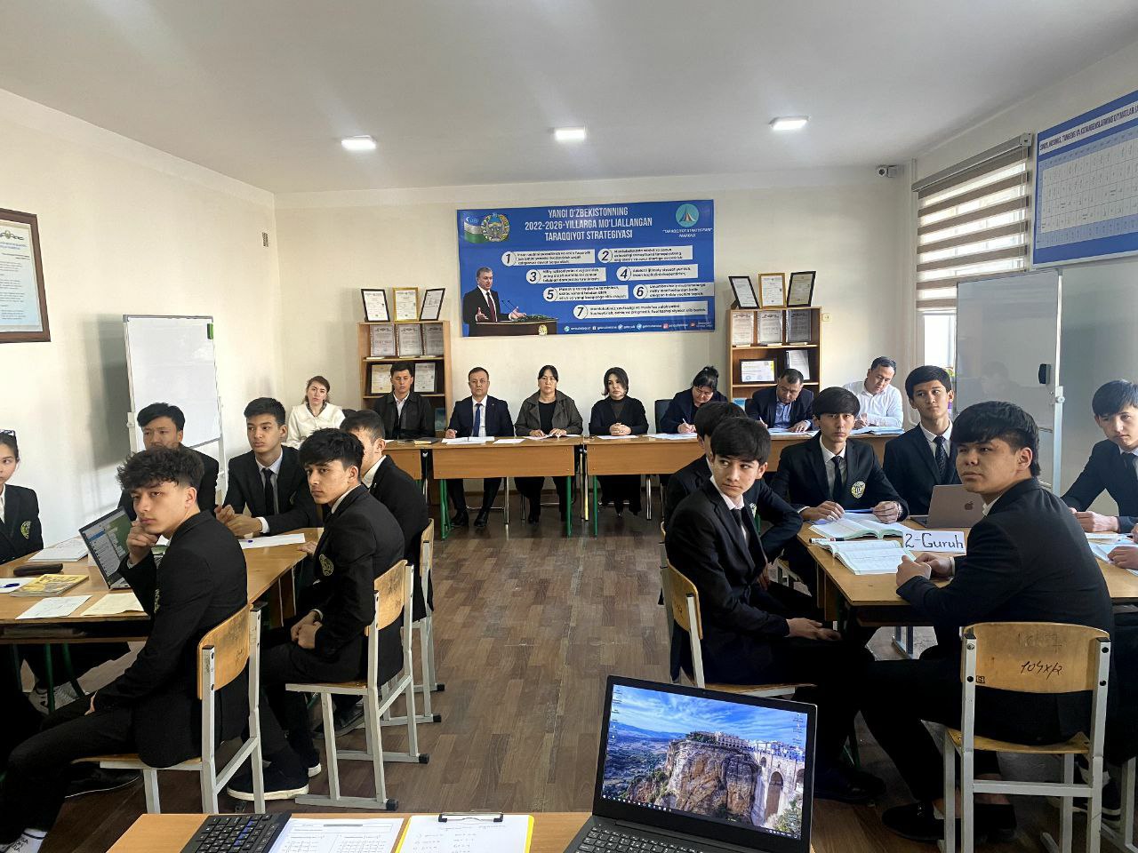 Muhammad al-Xorazmiy nomidagi Toshkent axborot texnologiyalari universiteti Samarqand filiali akademik litseyining matematika fani o'qituvchisi  Sultanov Asqarbek Baxtiyor o‘g‘lining algebra va anali…