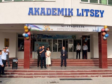 Sharof Rashidov nomidagi Samarqand davlat universiteti 2-son akademik litseyida «Yagona Vatan, yagona xalq bo‘lib, yangi hayot va kelajak yaratamiz!» shiori ostida Oʼzbekiston Respublikasi Mustaqilli…